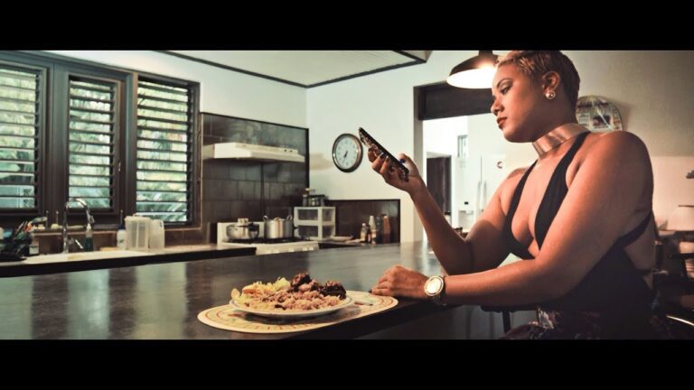 I Grades z pierwszym singlem, czyli miłość i pieniądze